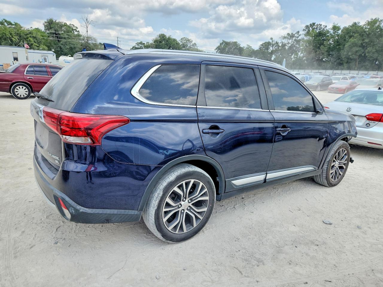 2018 Mitsubishi Outlander Se - Фото 3