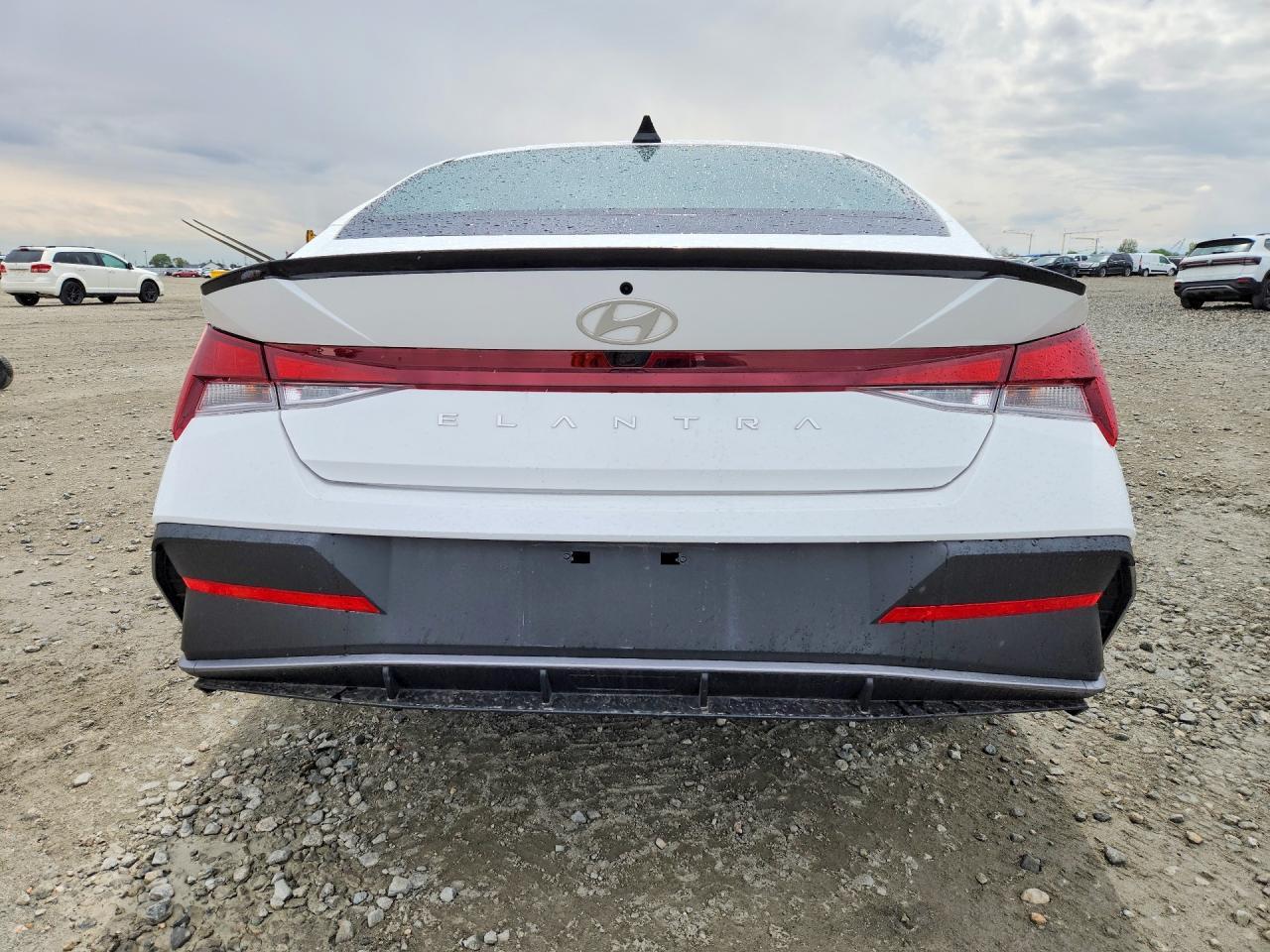 2025 Hyundai Elantra Sel Sport - Image 6