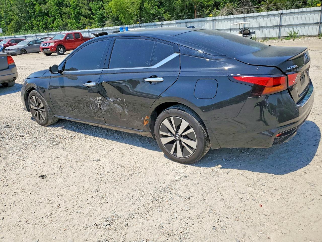 2021 Nissan Altima Sl - Фото 2