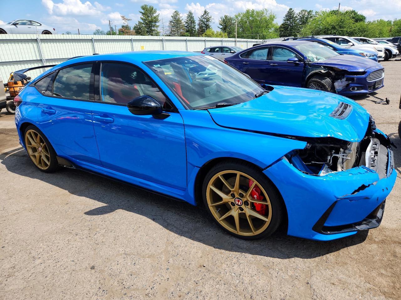 2025 Honda Civic Type-R - Image 4