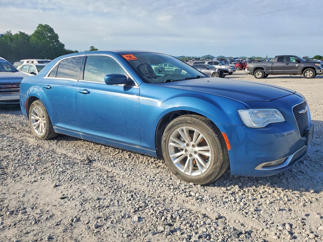 2020 Chrysler 300 Touring - Фото 4