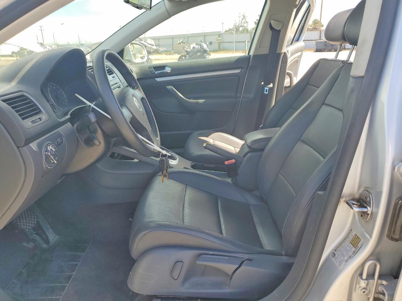2005 Volkswagen New Jetta 2.5L Option Package 1 - Фото 7