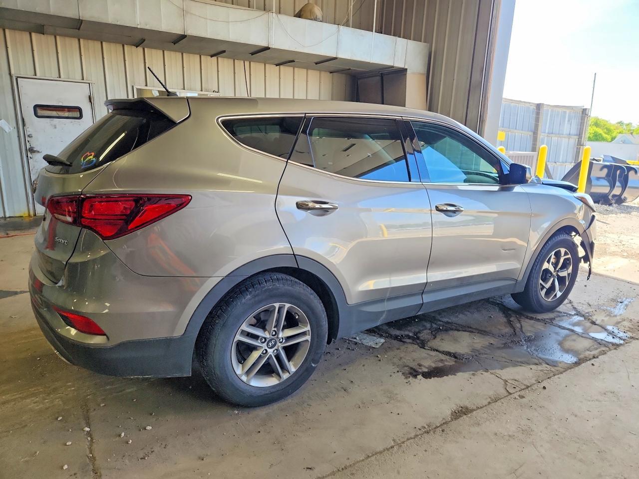 2018 Hyundai Santa Fe Sport 2.4L - Image 3