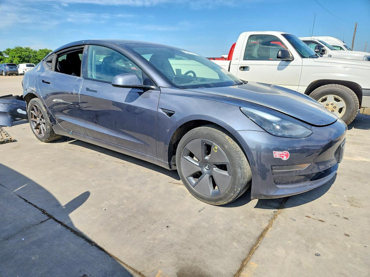 2023 Tesla Model 3 - Фото 4
