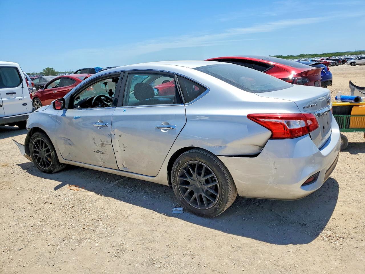 2018 Nissan Sentra S - Фото 2