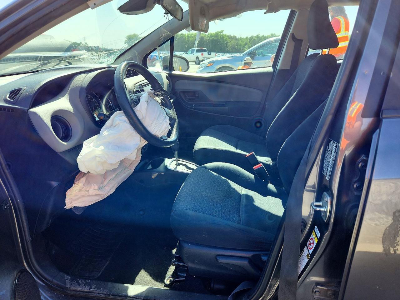 2017 Toyota Yaris 5-Door L Fleet - Image 7