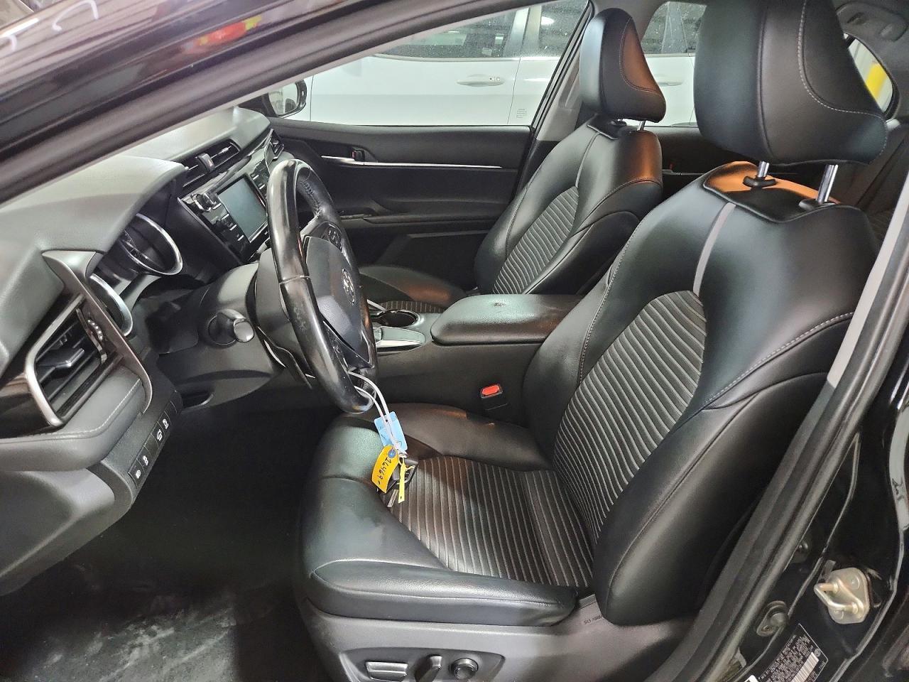 2020 Toyota Camry Se - Фото 7