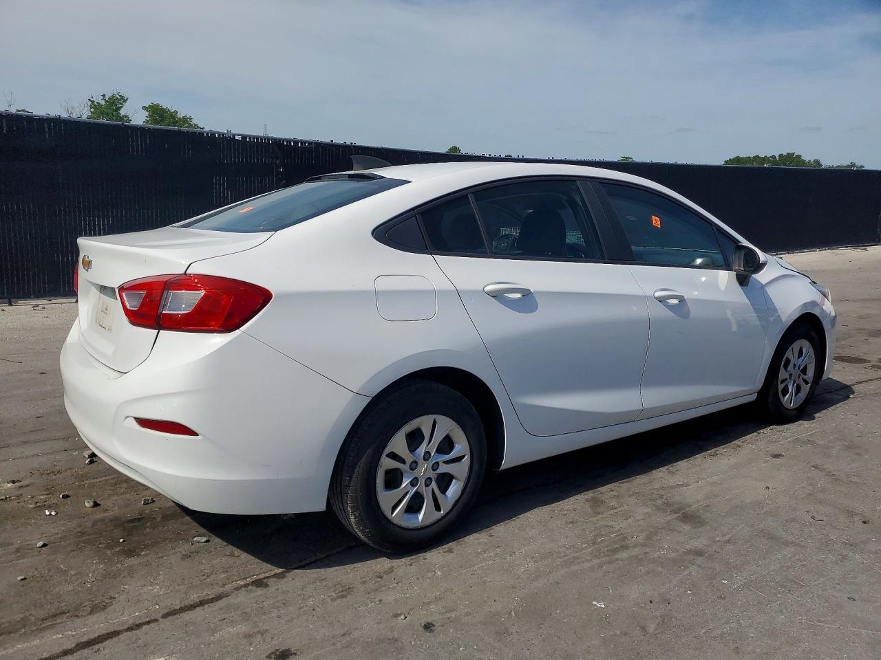 2019 Chevrolet Cruze Ls - Фото 3