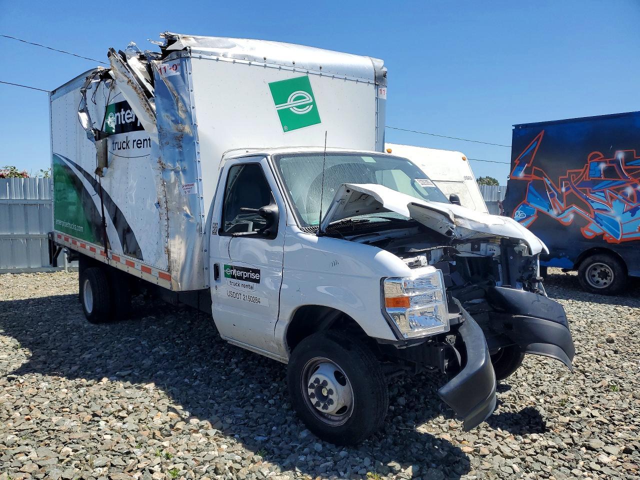 2024 Ford Econoline E450 Super Duty Cutaway Van - Фото 4