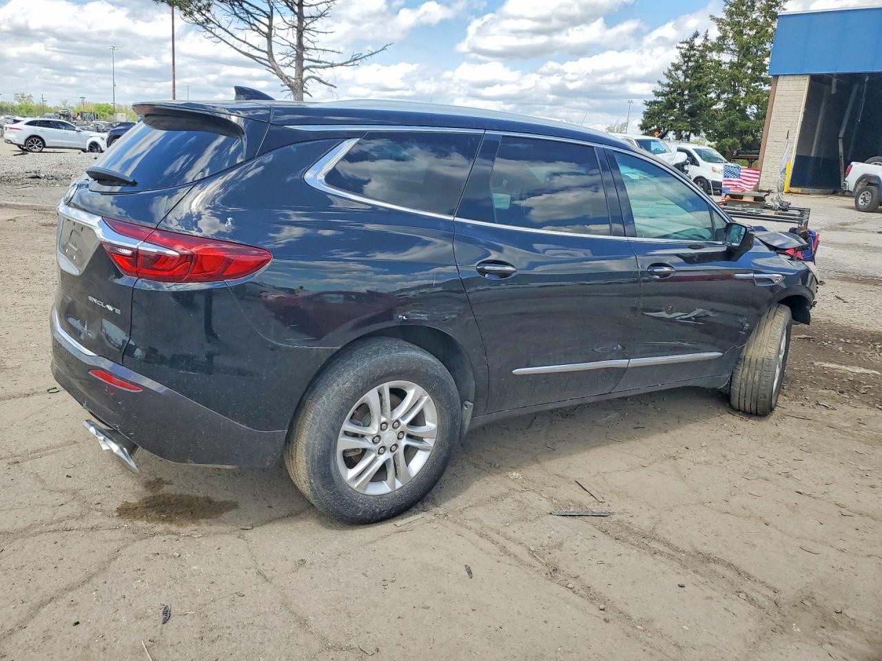 2018 Buick Enclave Premium - Image 3