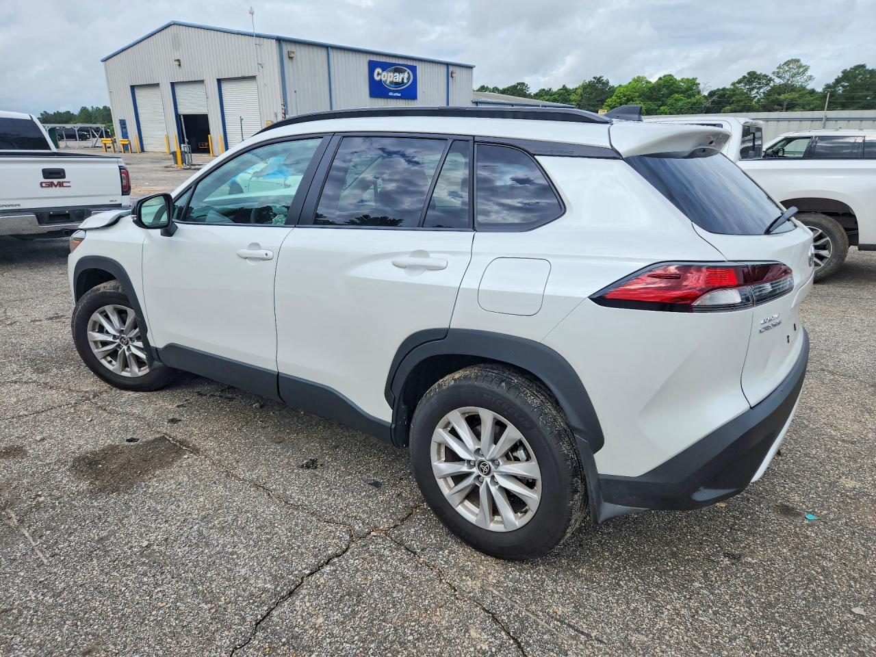 2026 Toyota Corolla Cross Le - Image 2