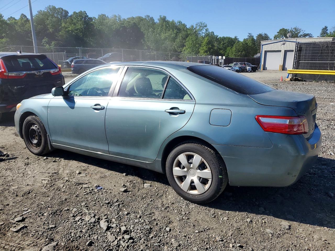 2008 Toyota Camry Le - Фото 2