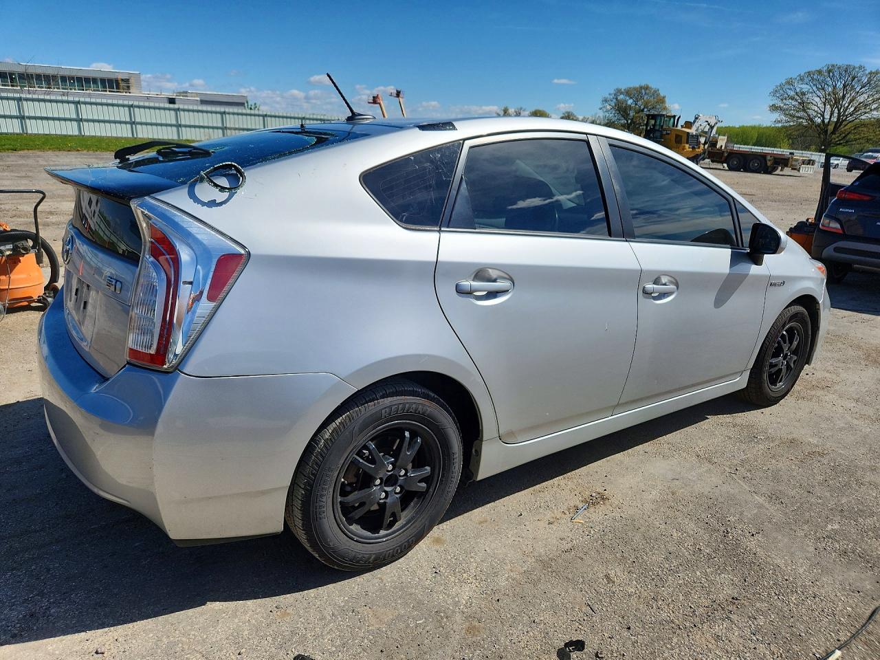 2014 Toyota Prius Three - Фото 3