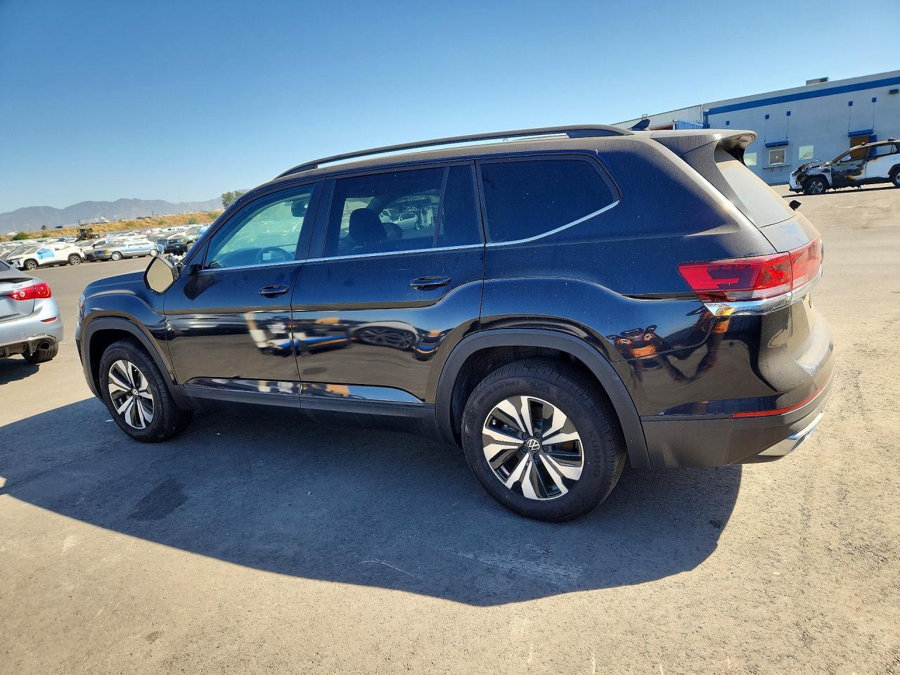2024 Volkswagen Atlas Se - Фото 2