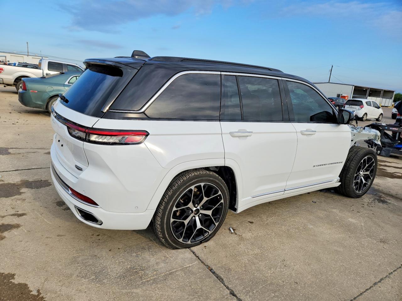 2025 Jeep Grand Cherokee Summit - Фото 3