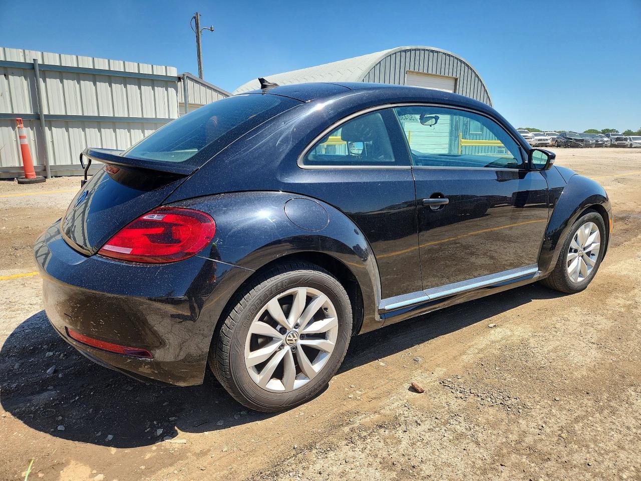 2017 Volkswagen Beetle - Фото 3