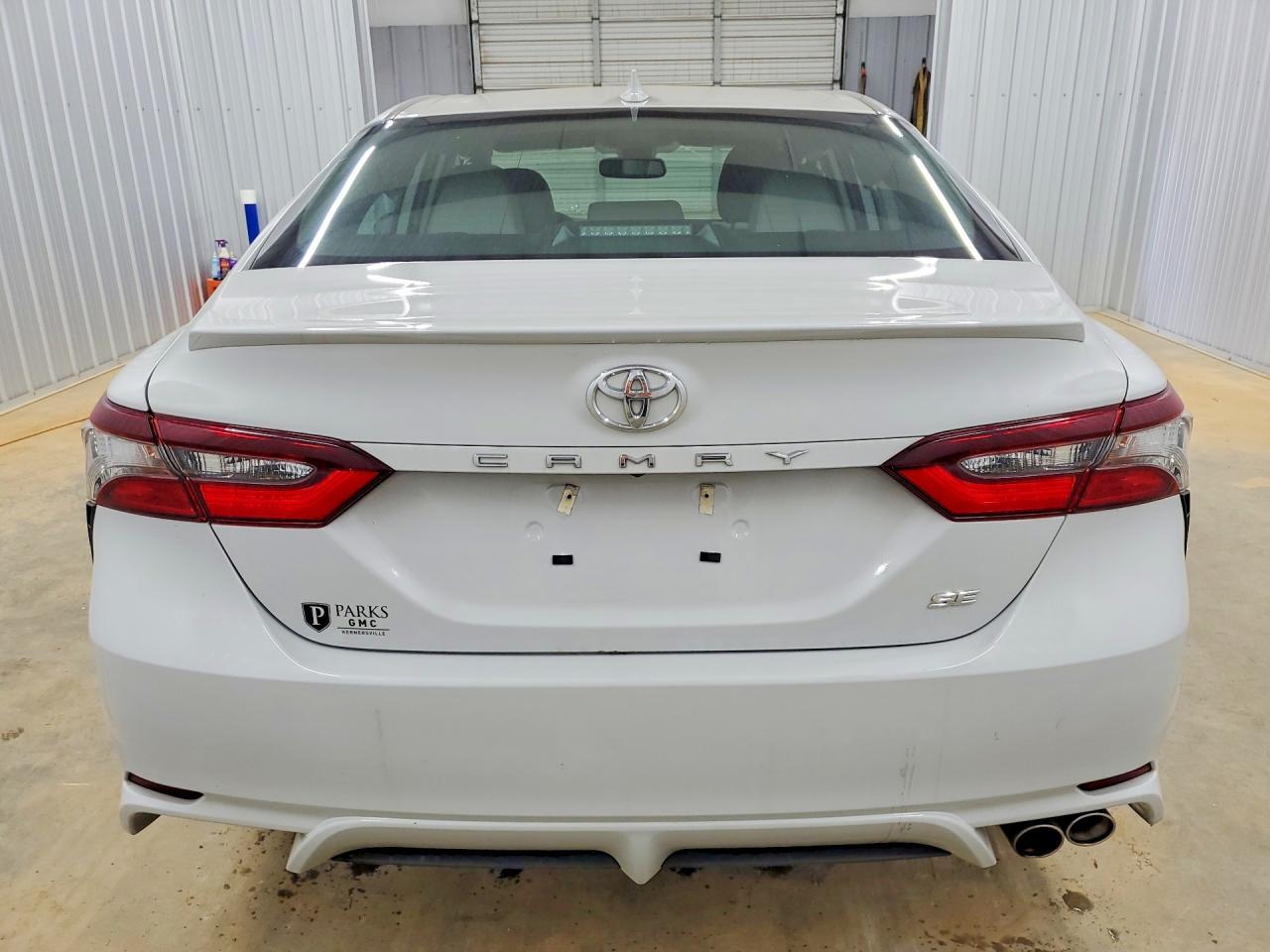 2022 Toyota Camry Se - Фото 6
