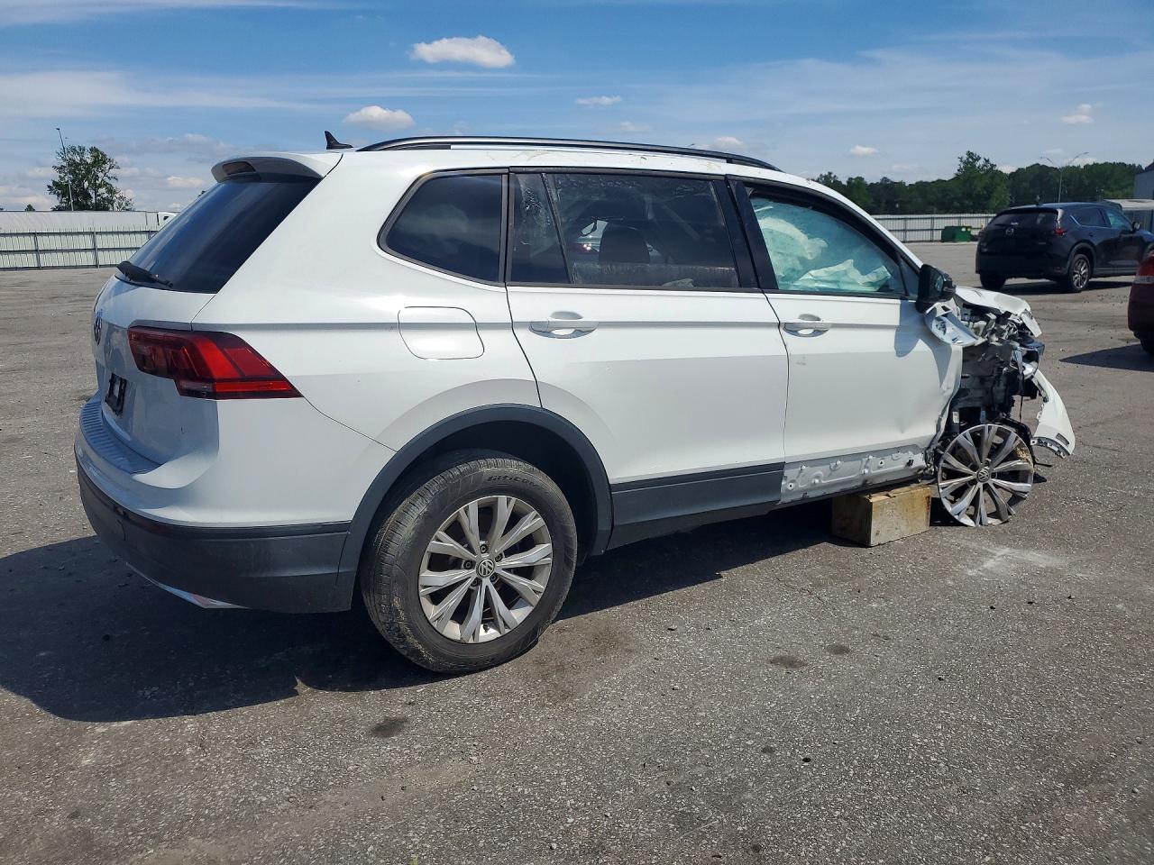 2020 Volkswagen Tiguan S - Фото 3