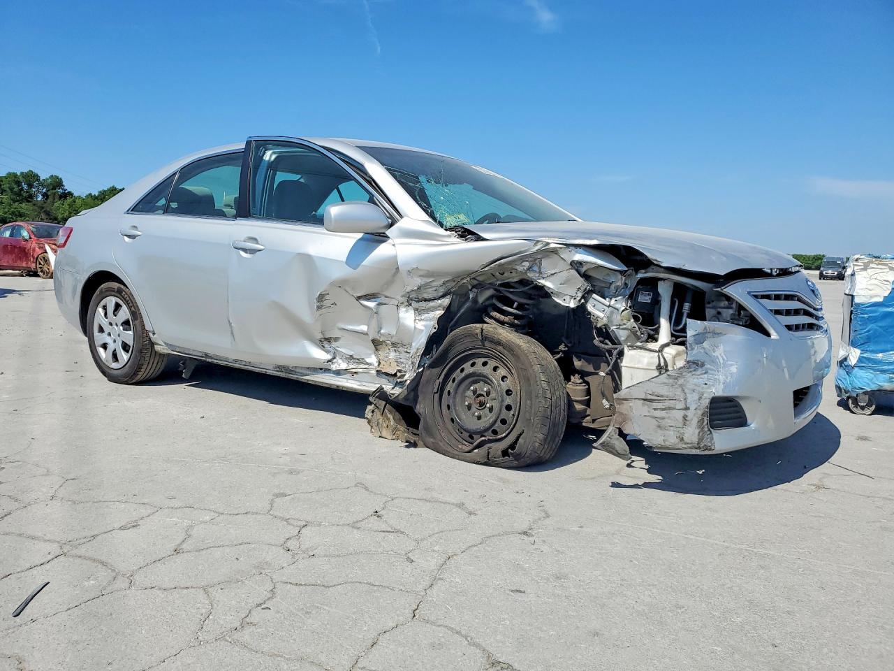 2011 Toyota Camry Le - Фото 4