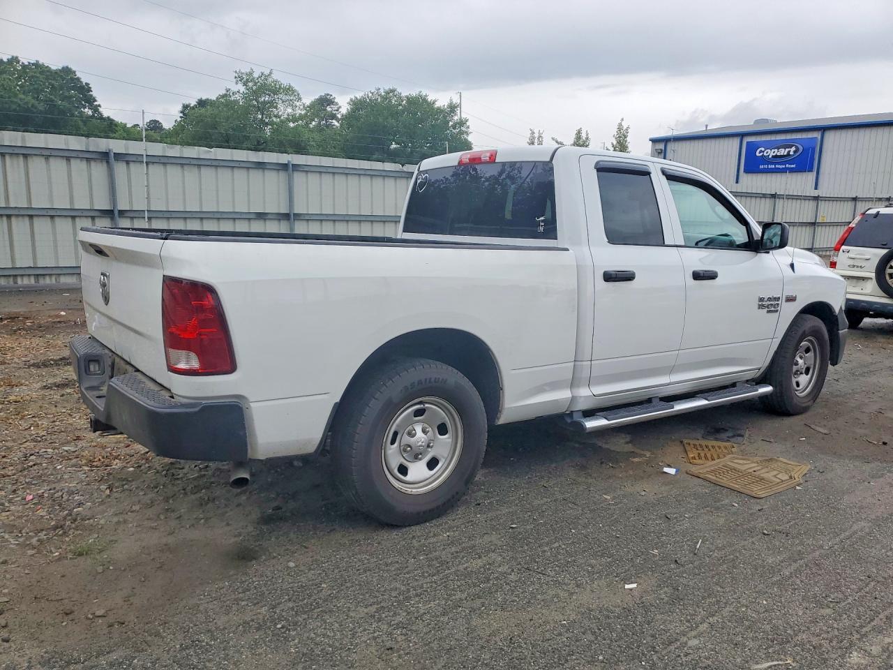 2019 Ram 1500 Classic Tradesman - Фото 3