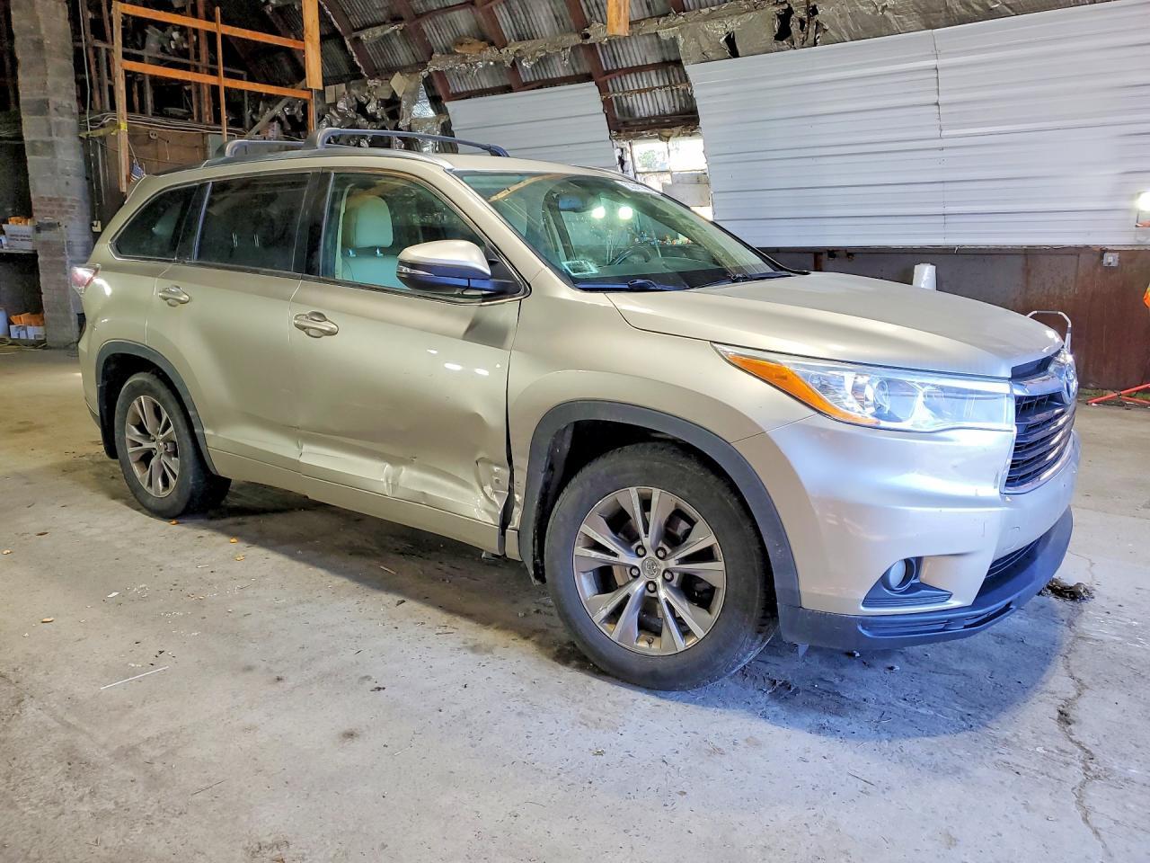 2014 Toyota Highlander Xle - Image 4