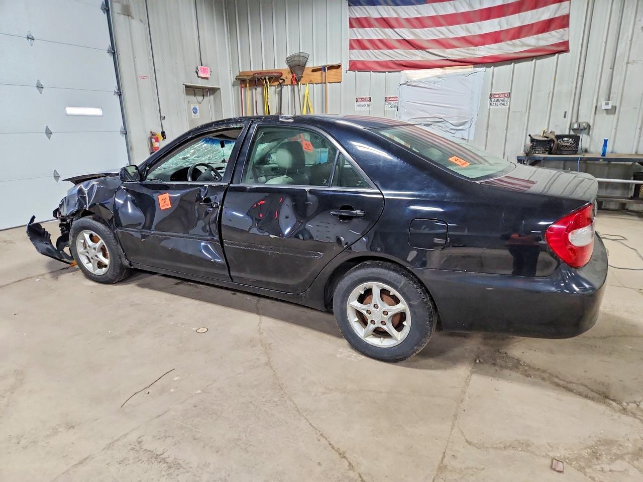 2003 Toyota Camry Le - Фото 2