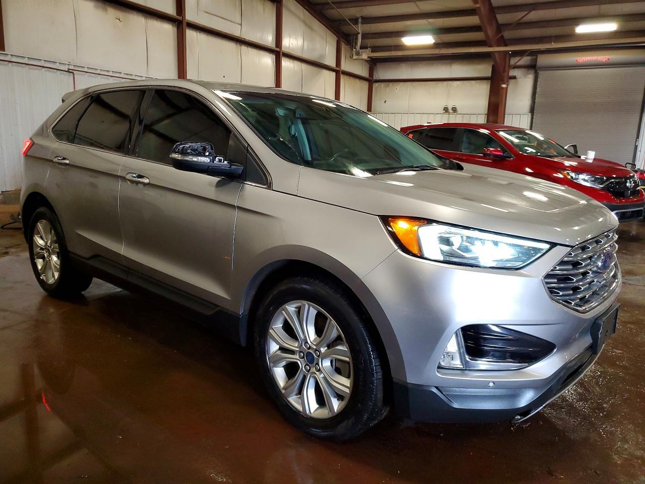 2022 Ford Edge Titanium - Image 4