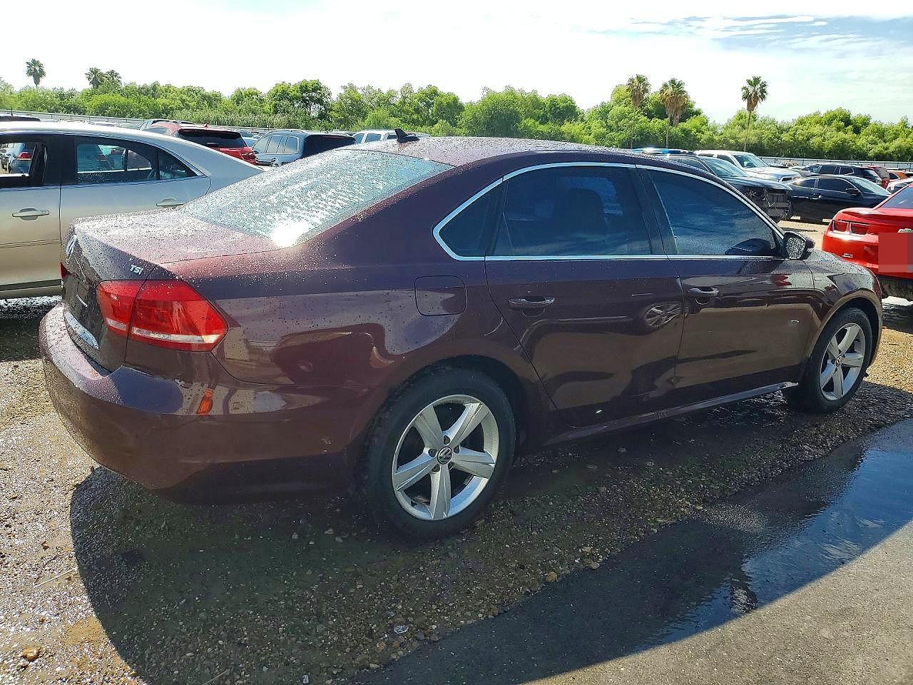 2014 Volkswagen Passat S - Image 3