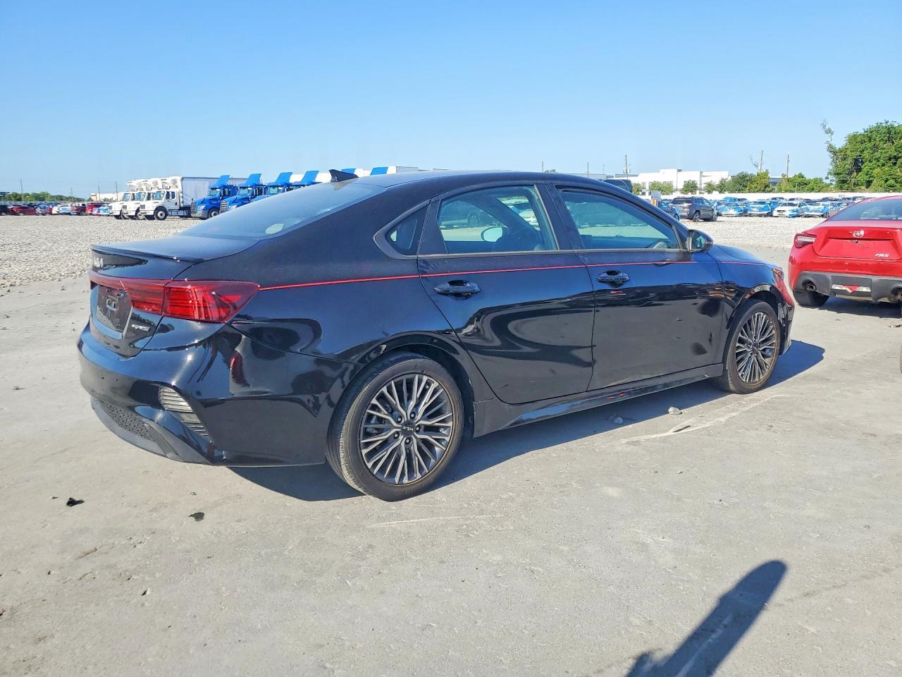 2023 Kia Forte Gt Line - Image 3