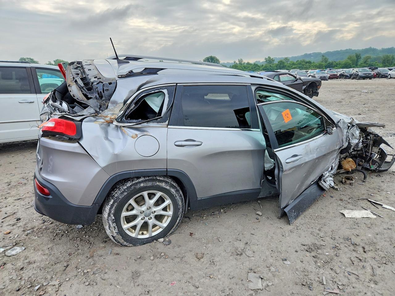 2016 Jeep Cherokee Latitude - Фото 3