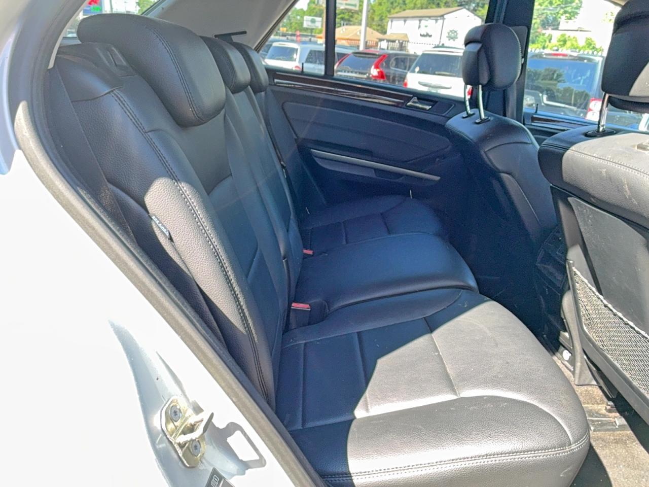 2011 Mercedes-Benz Ml 350 4Matic - Image 6