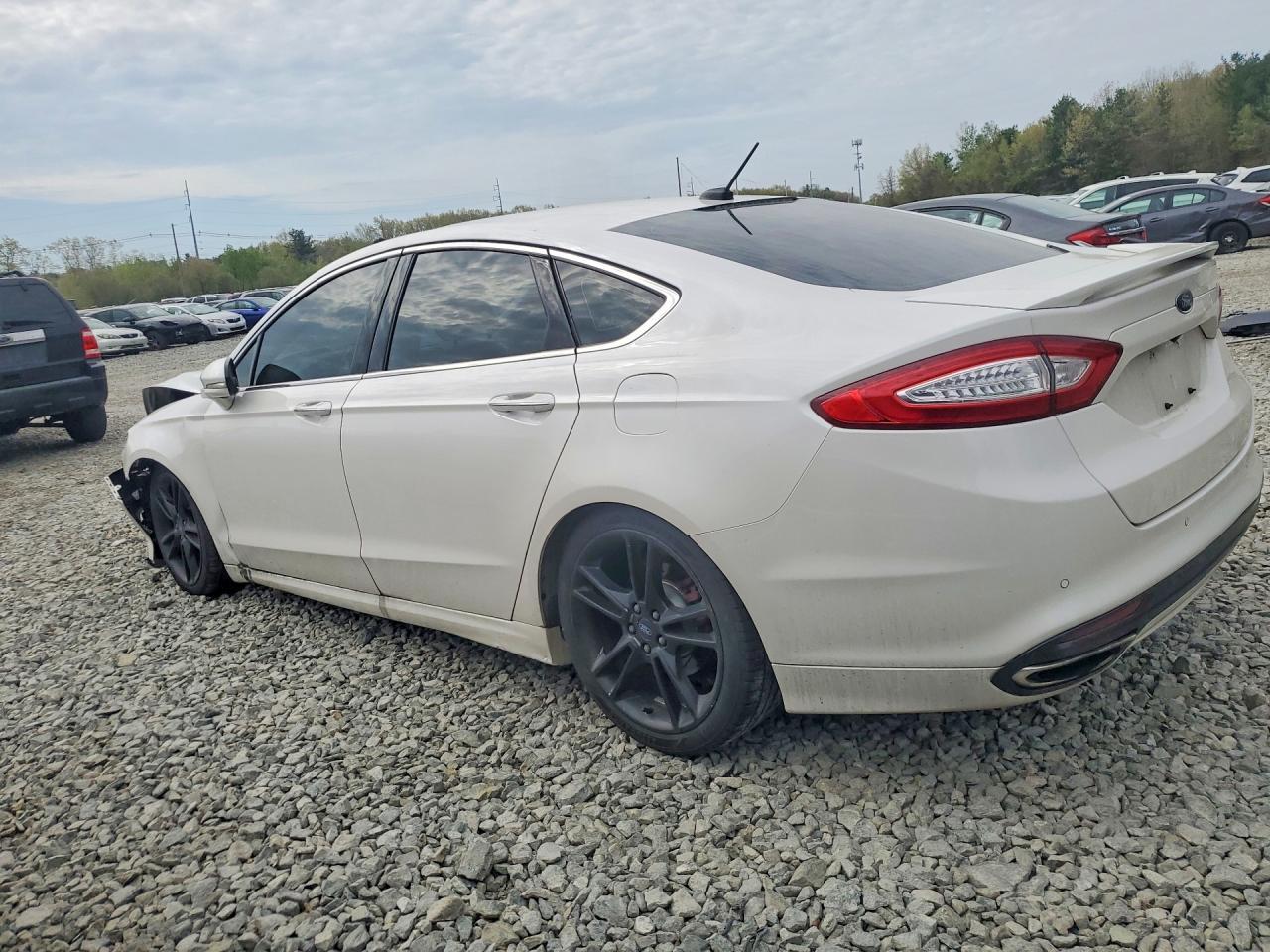 2016 Ford Fusion Titanium - Фото 2
