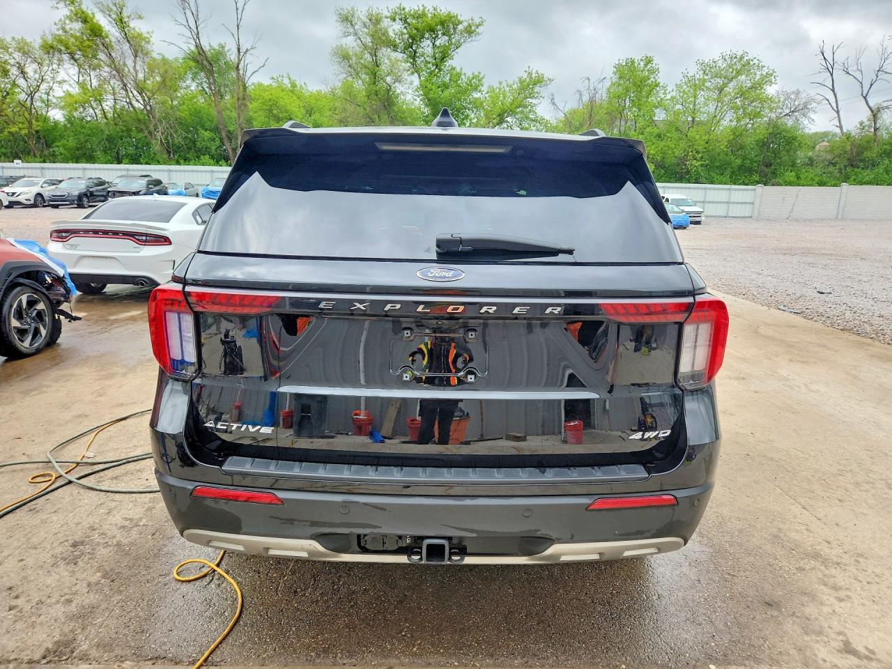 2025 Ford Explorer Active - Image 6