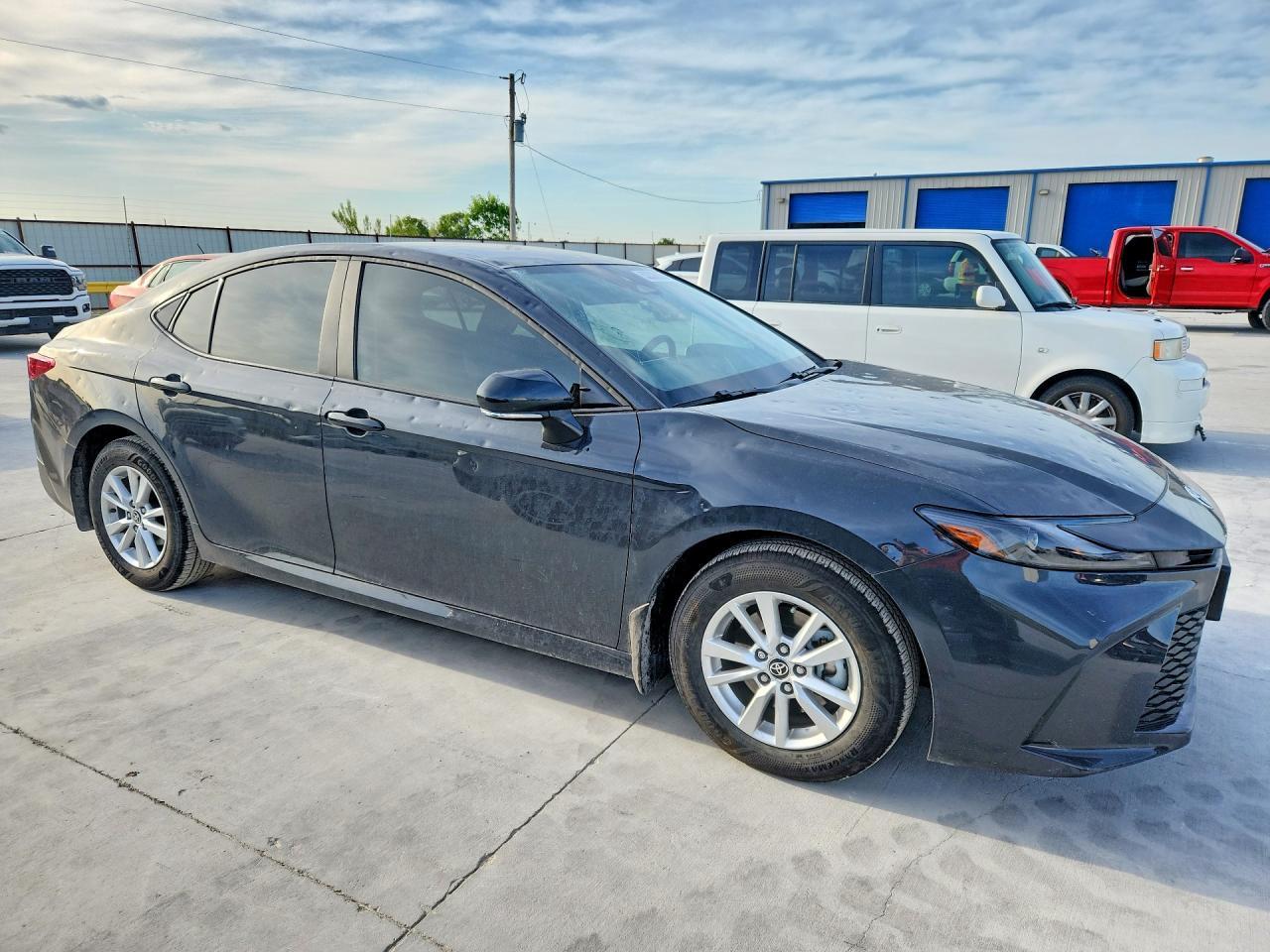 2025 Toyota Camry Le - Фото 4