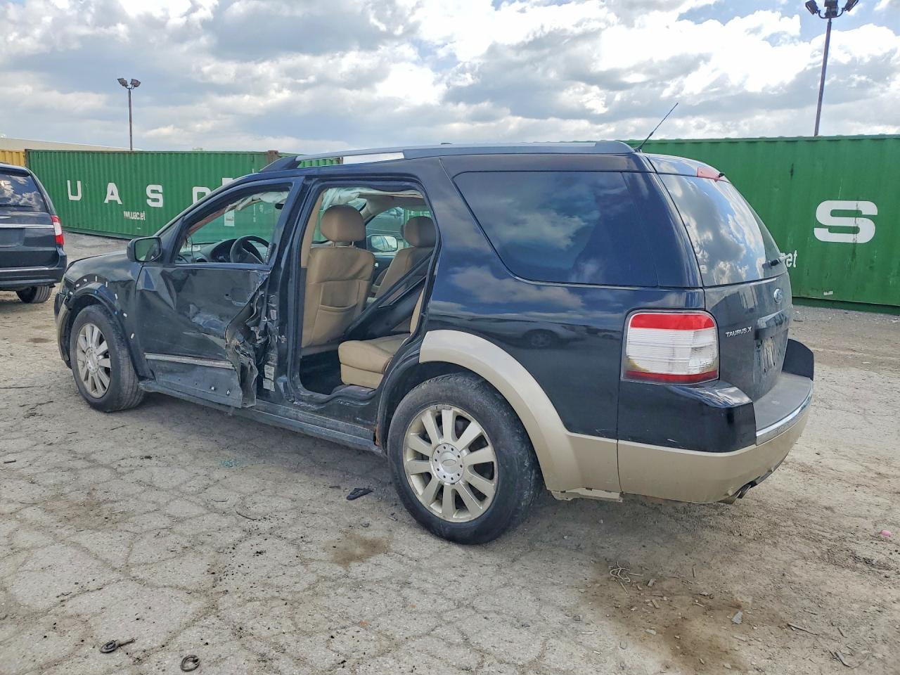 2008 Ford Taurus X Eddie Bauer - Image 2