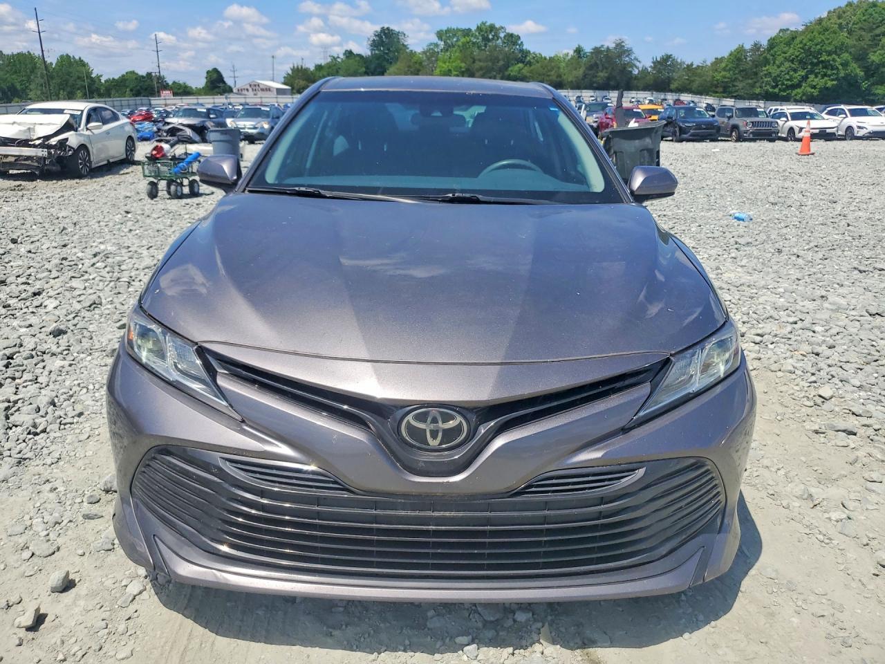 2018 Toyota Camry Le - Фото 5