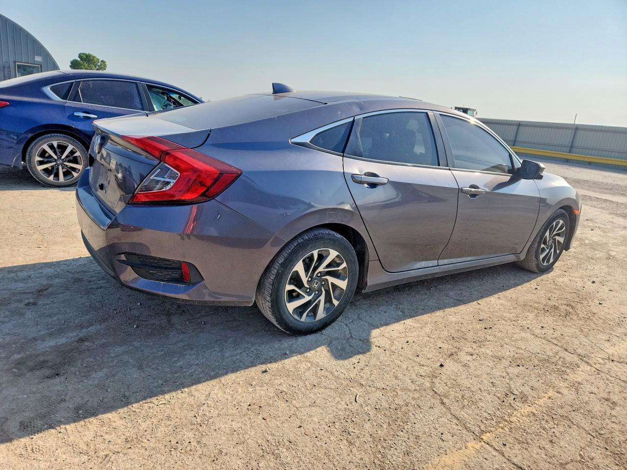 2017 Honda Civic - Фото 3