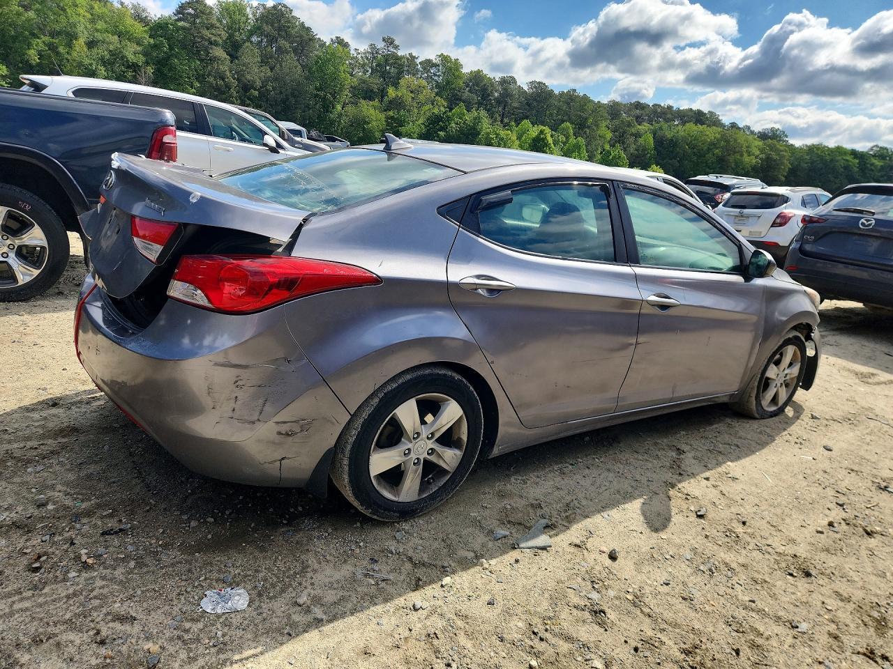 2013 Hyun Elantra - Image 3