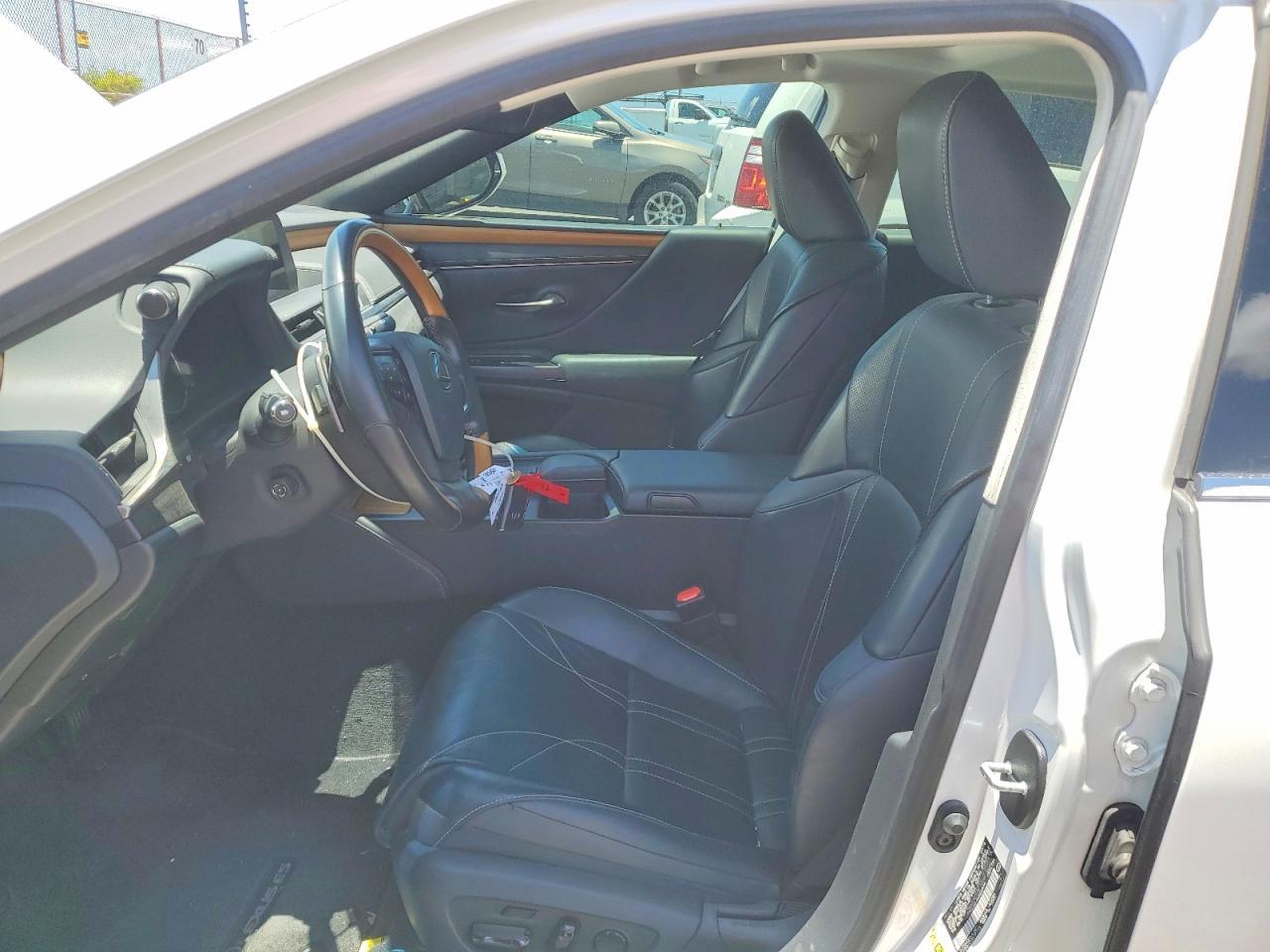 2019 Lexus Es 300H - Image 7