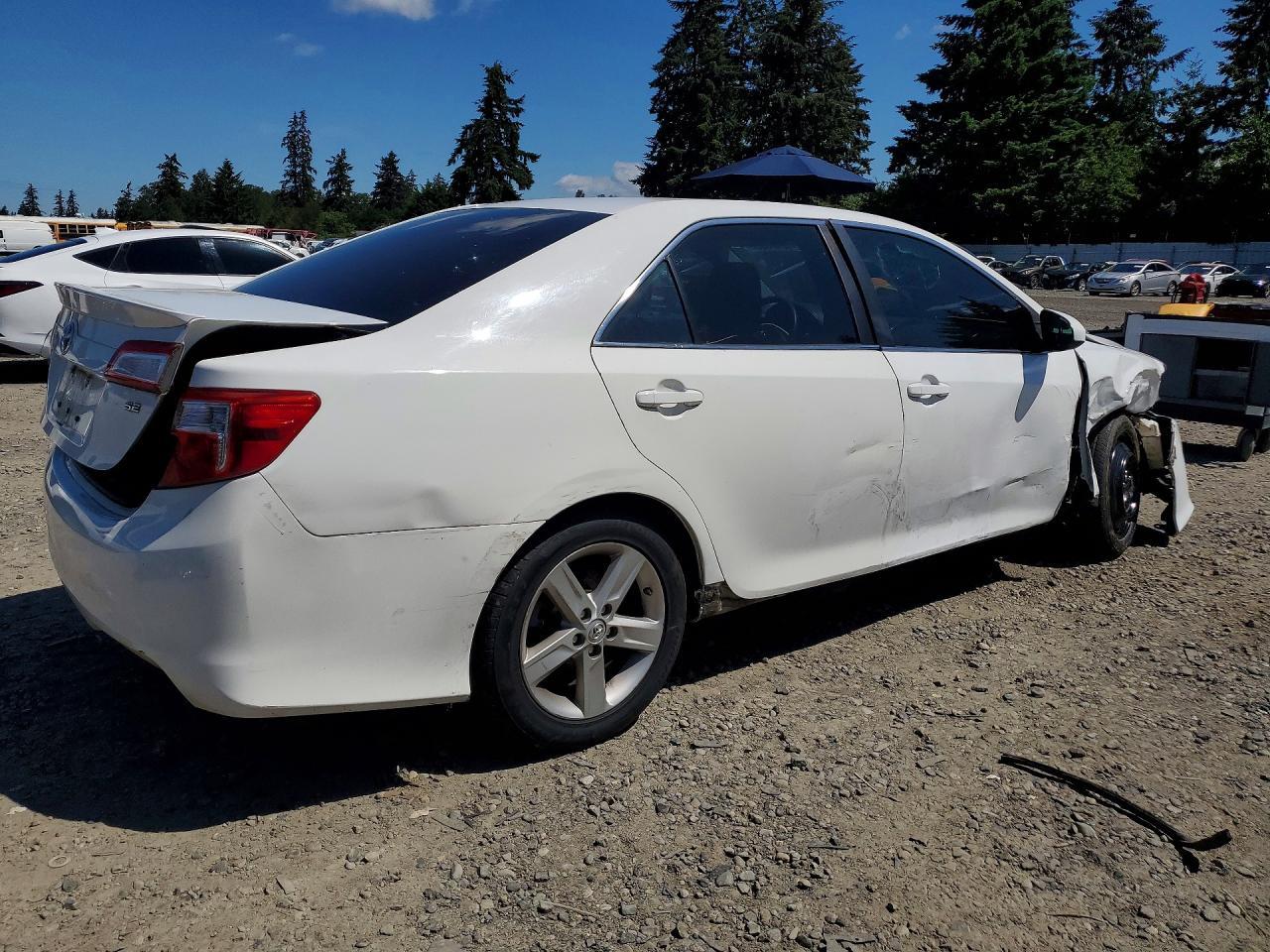 2014 Toyota Camry L - Image 3