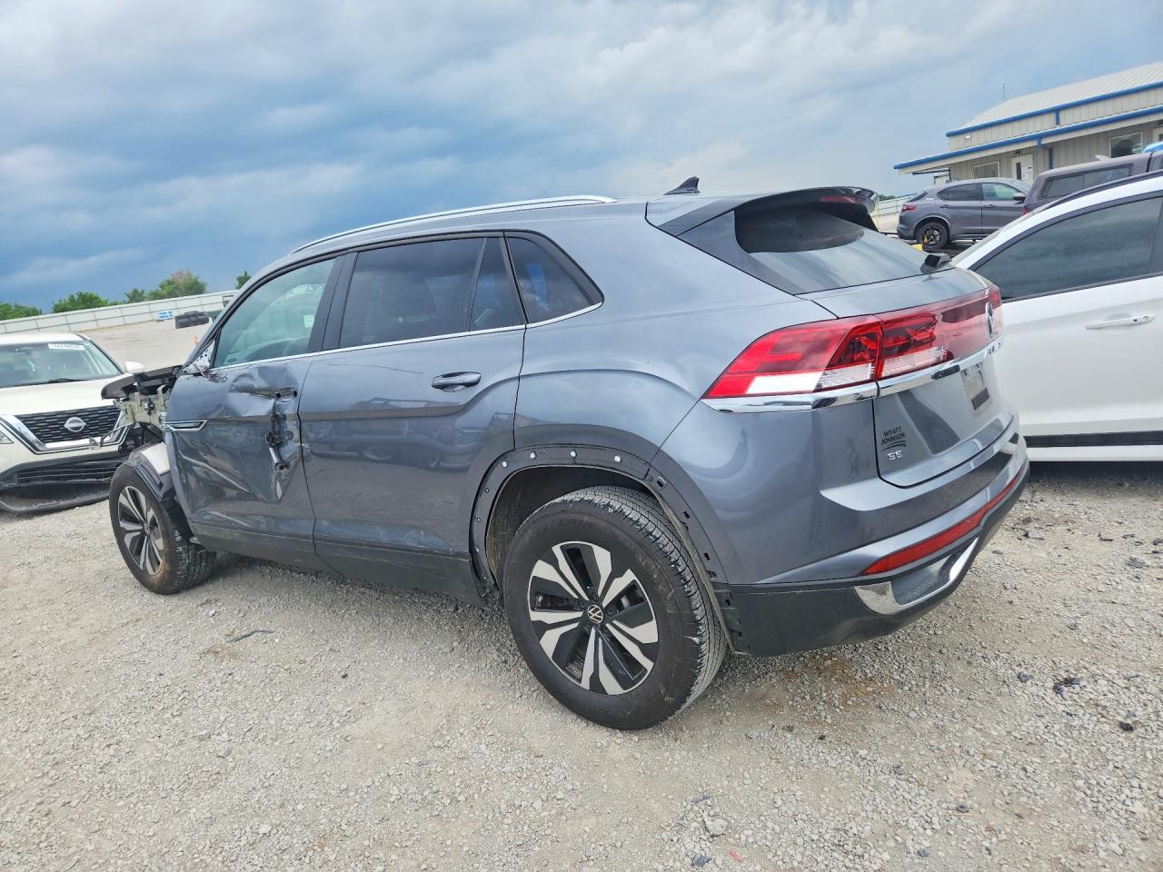 2025 Volkswagen Atlas Cross Sport Se - Image 2