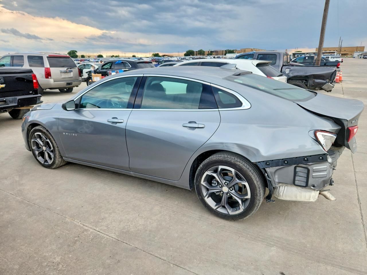 2024 Chevrolet Malibu Lt - Image 2