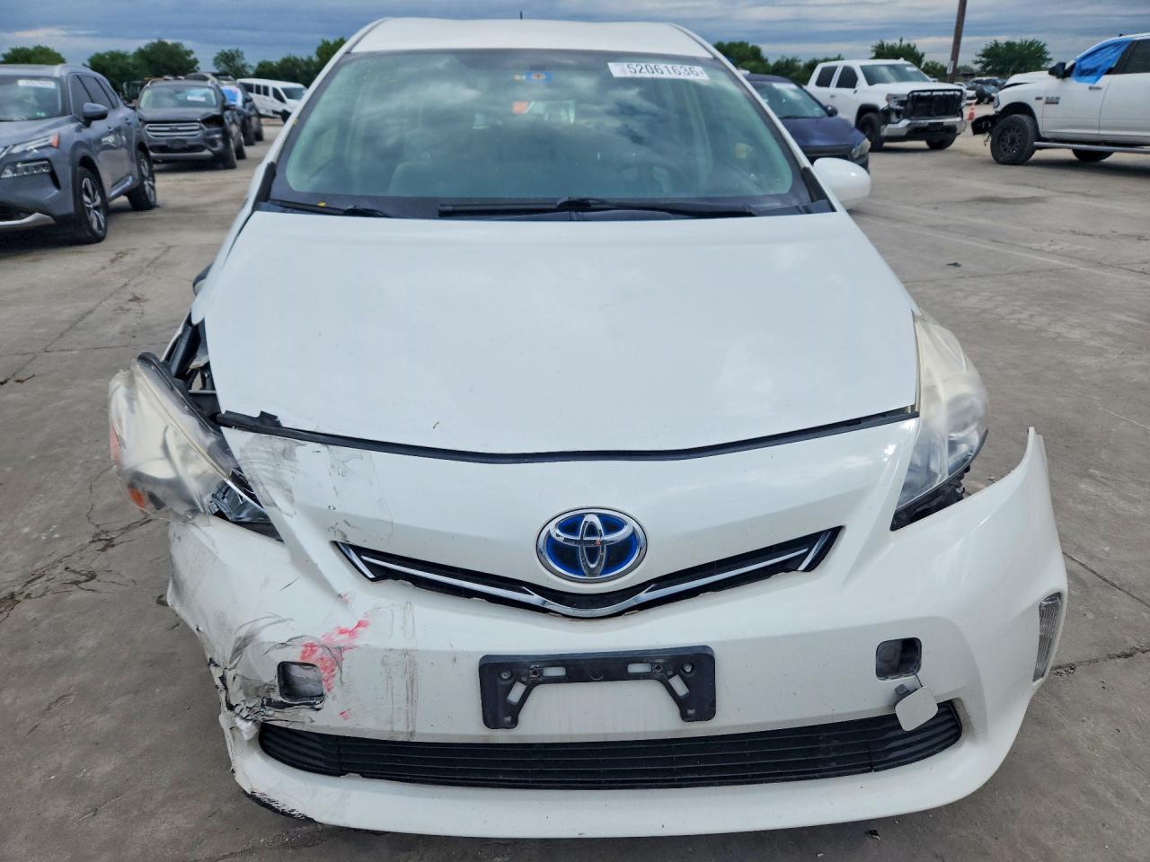 2014 Toyota Prius V Three - Image 5