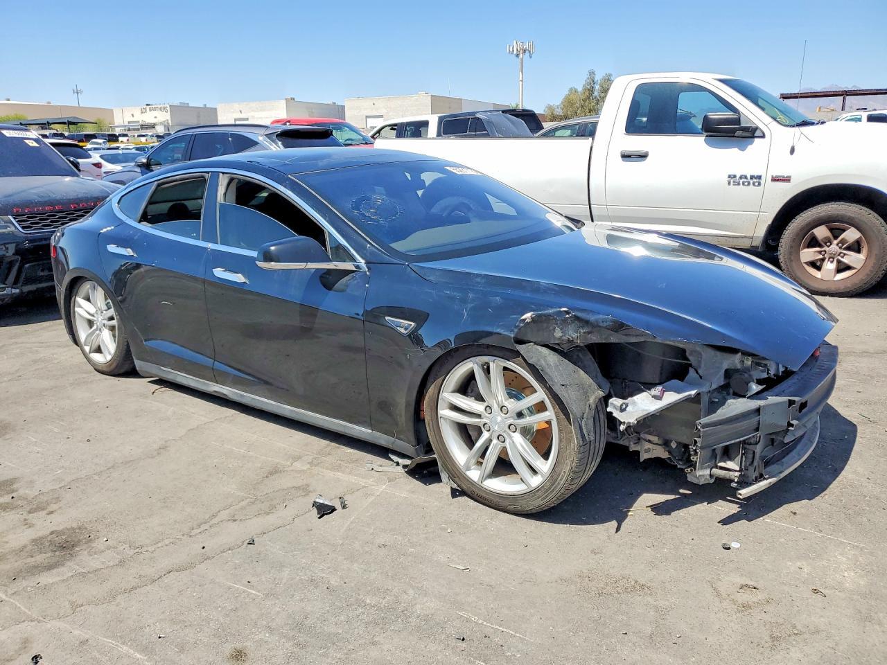 2013 Tesla Model S - Фото 4