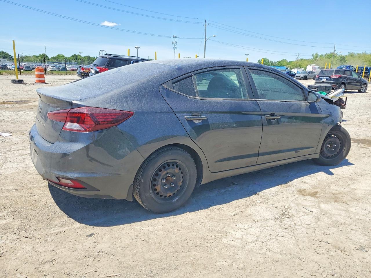 2020 Hyundai Elantra Se - Image 3