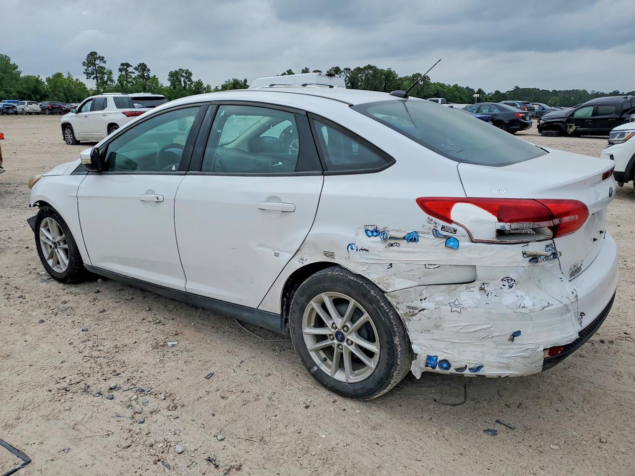 2016 Ford Focus Se - Image 2