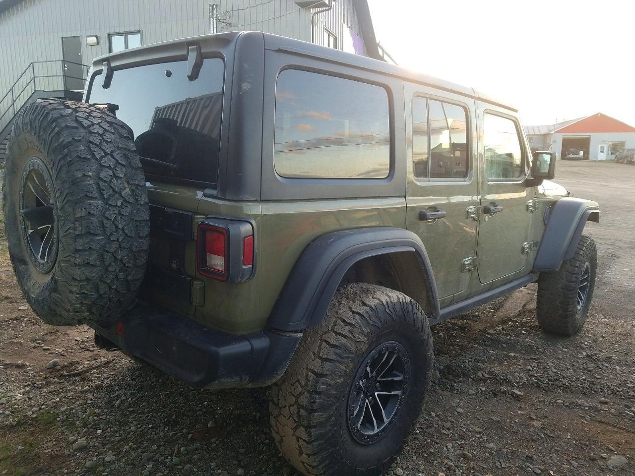 2025 Jeep Wrangler Sport - Фото 3