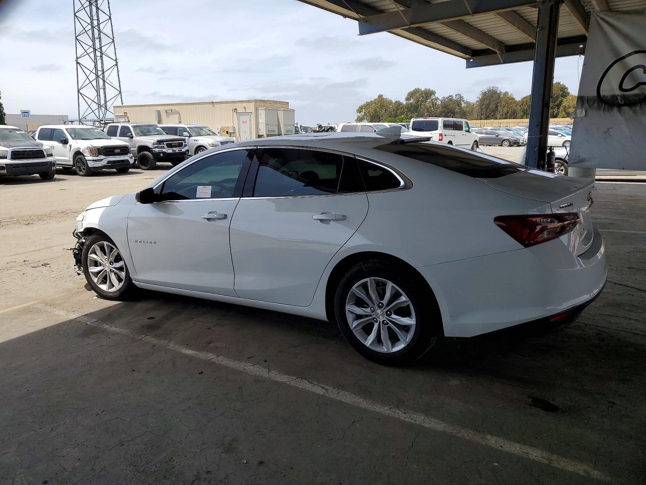 2022 Chevrolet Malibu Lt - Фото 2
