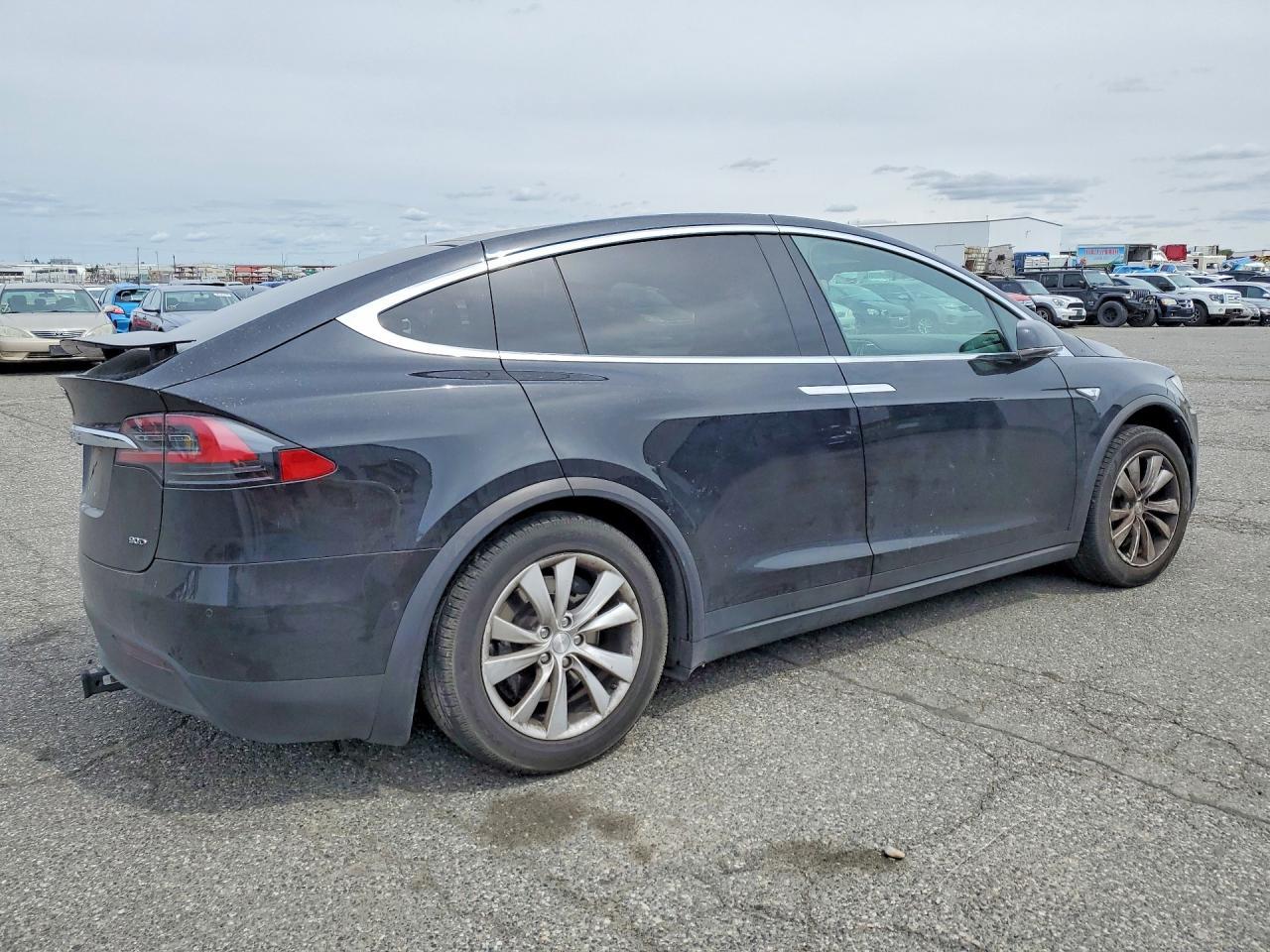 2016 Tesla Model X - Фото 3