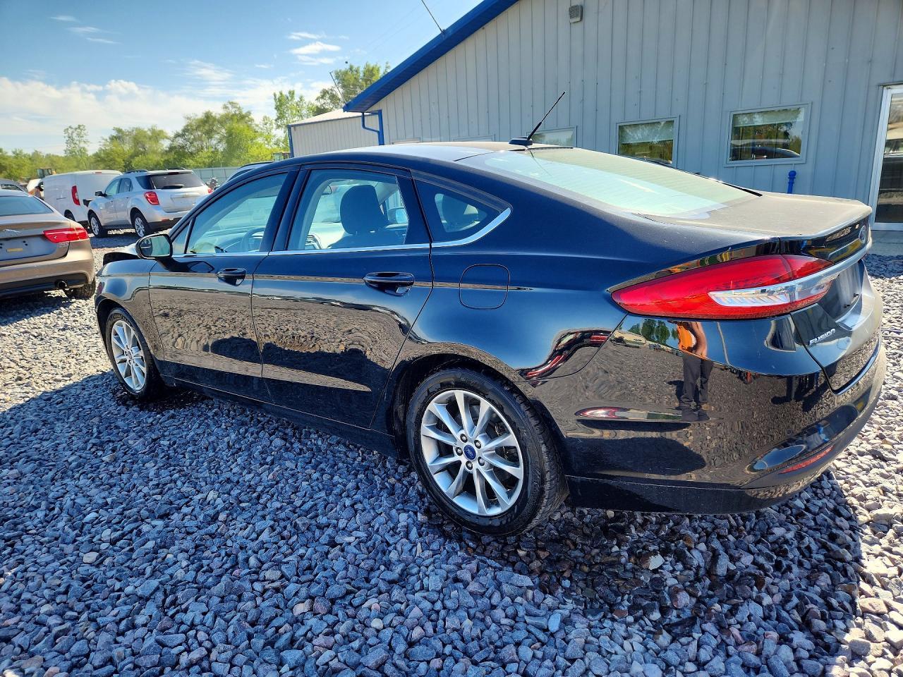 2017 Ford Fusion Se - Фото 2